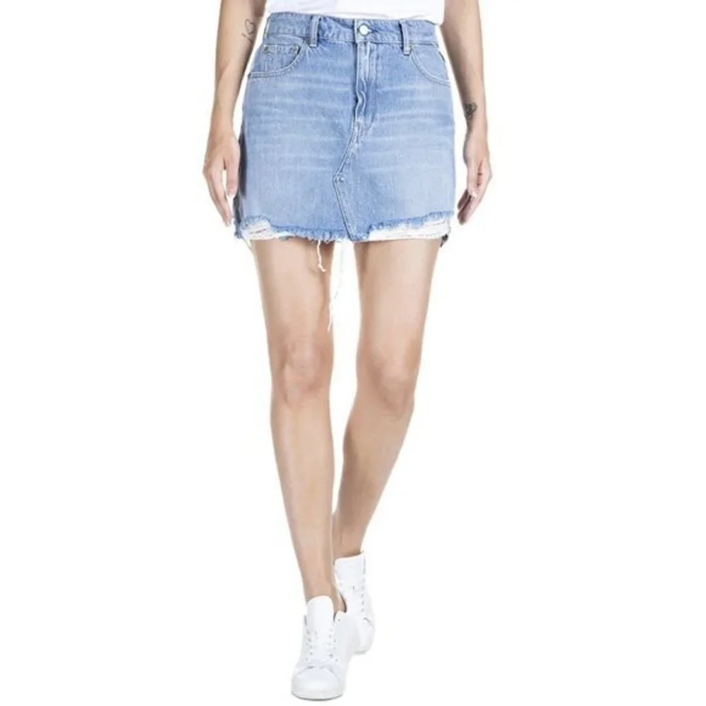 NWT Replay Distressed Denim Blue 5 Pocket Mini Skirt Waist Size 26